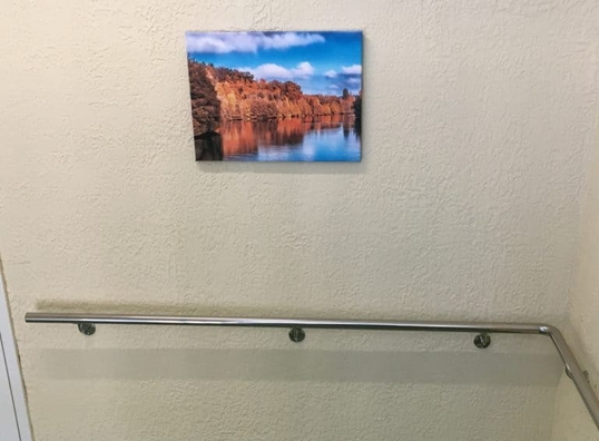 Пристенный поручень