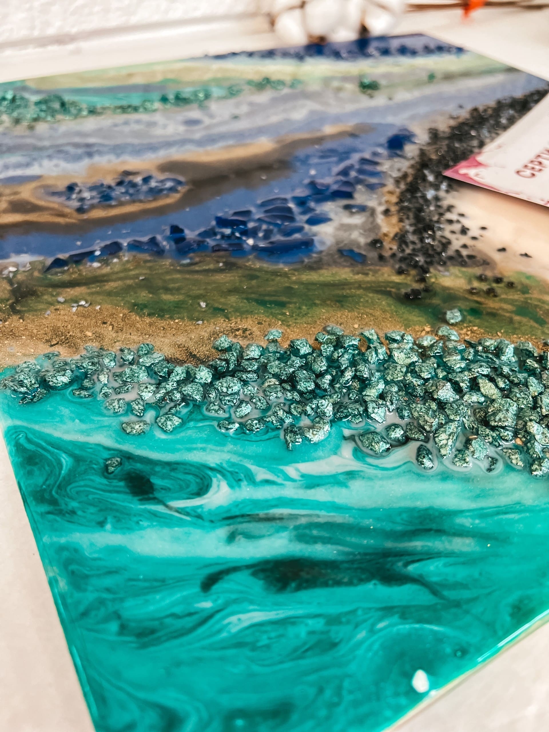 готовая работа из эпоксидной смолы на свидании "Эпоксидная любовь"