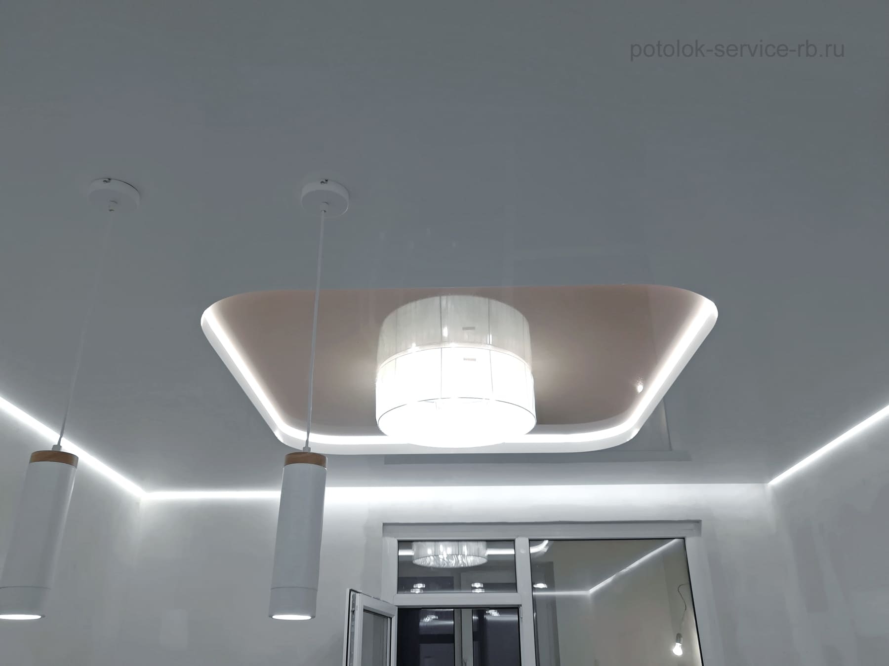 Потолки натяжные двухуровневые с подсветкой по периметру