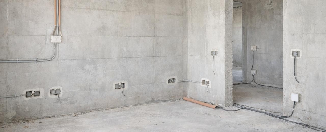 электрика до штукатурки или после