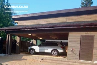 Монтаж крашеного планкена на фасад и забор
