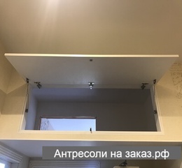 Фотография №38 Антресоль на газлифте и отталкивающий механизм цвет белый открытые