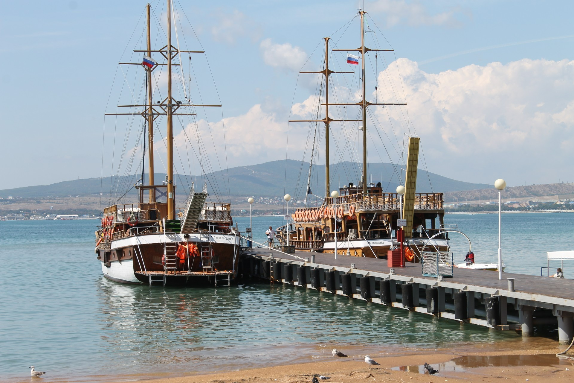 Геленджик корабль море