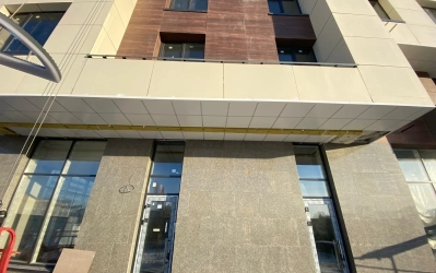 линеарные панели с рустом из разных цветов