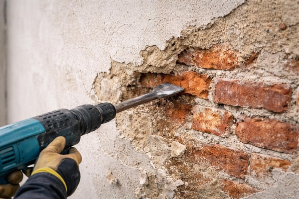 удаление старой штукатурки