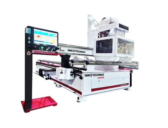 Обрабатывающий центр с ЧПУ INNOTECHMAC SUPPRESSOR 2130 DC в белом корпусе с красными акцентами для в