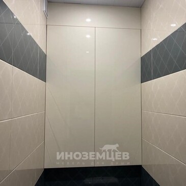 Сантехнические двери в туалете в открытом виде — доступ к коммуникациям и бойлеру