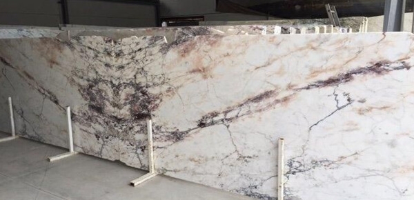 мрамор breccia capraia