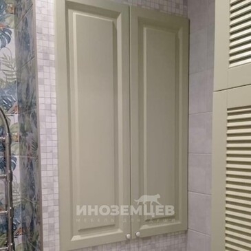 Сантехнические двери для туалета маскируют коммуникации