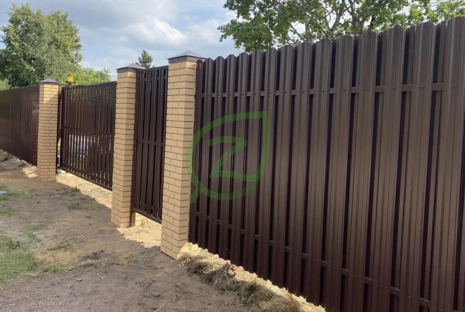 Откатные ворота из профлиста  в цвете 8017