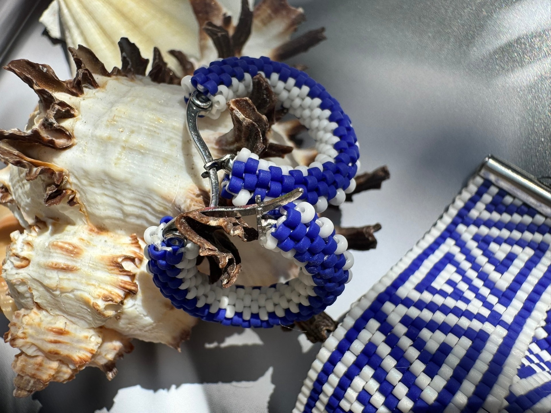 Украшения ручной работы из бисера: изысканные серьги, колье, браслеты, чокеры и наборы. Каждое издел