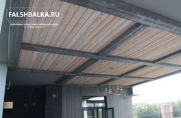 фальшбалки из лиственницы и окрашенный планкен для фасада