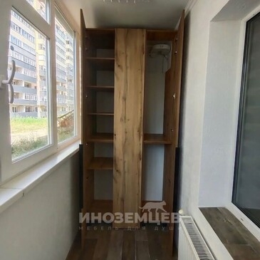 Встроенный шкаф на балкон по индивидуальному проекту