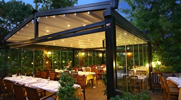 Пергола над террасой частного дома в Астане