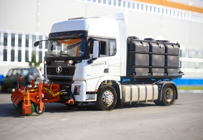 Поливомоечная машина КДМ на базе седельного тягача SHACMAN X3000