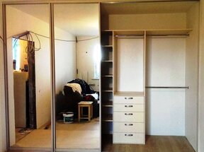 Шкаф купе во всю стену с зеркалами до потолка