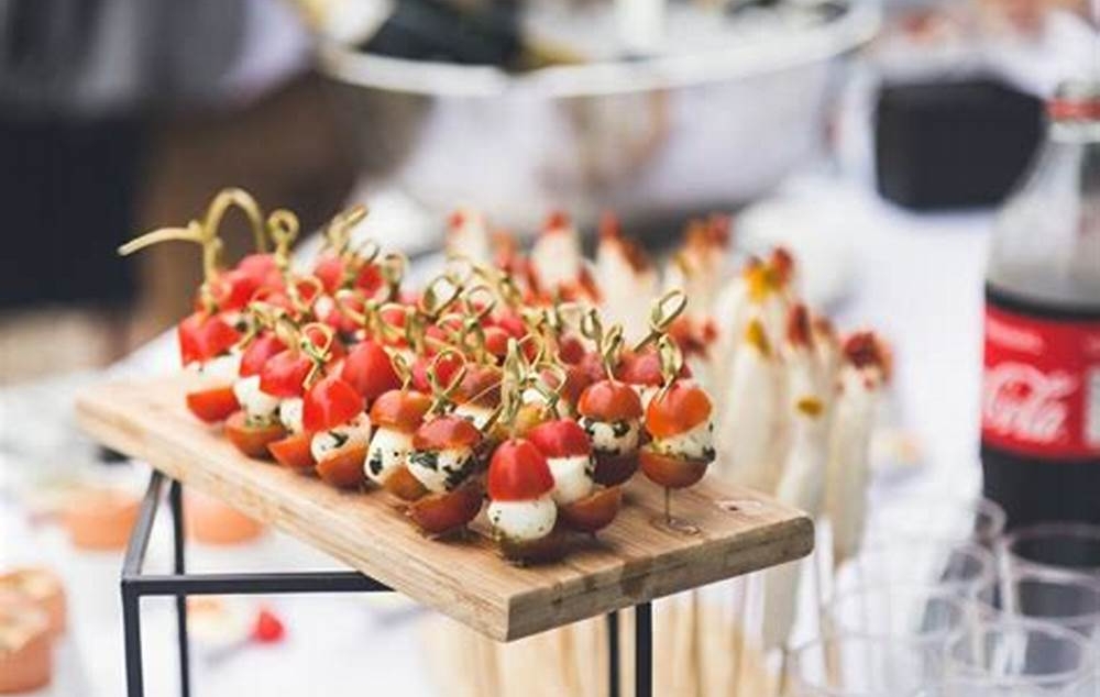 Кейтеринг на 8 марта в Минске, цены на сайте - MyCatering.by