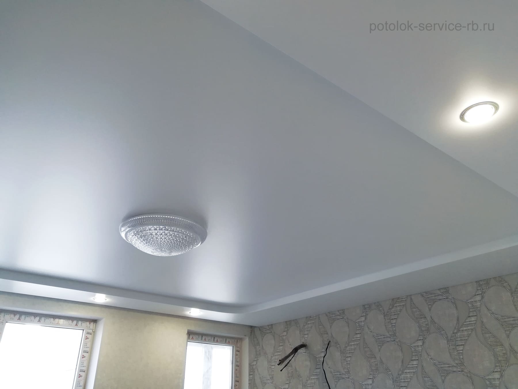 Двухуровневый натяжной потолок