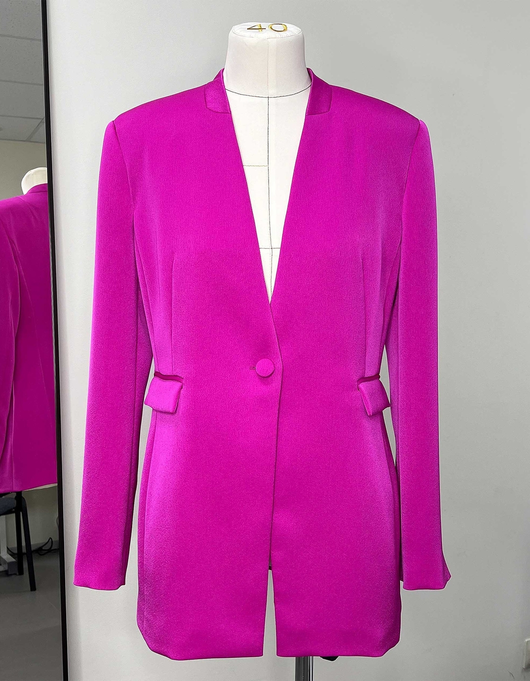 Пошив костюма из крепа женского на заказ по меркам