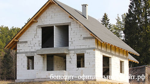 Дом из блоков Бонолит