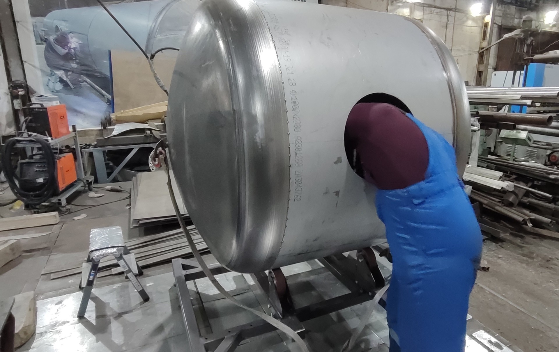 Аккумулирующая емкость V-2,4 м3