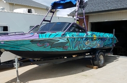 Оклейка моторных лодок