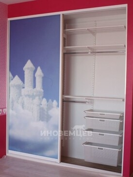 Современный шкаф-купе в детскую: фотопечать