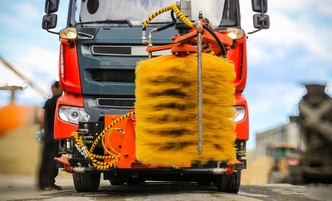 Мойка барьерных ограждений для КДМ