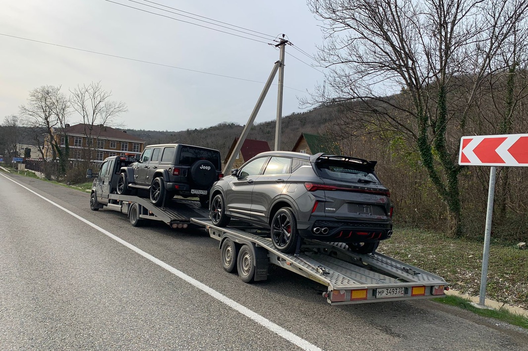 Автовоз с автомобилями